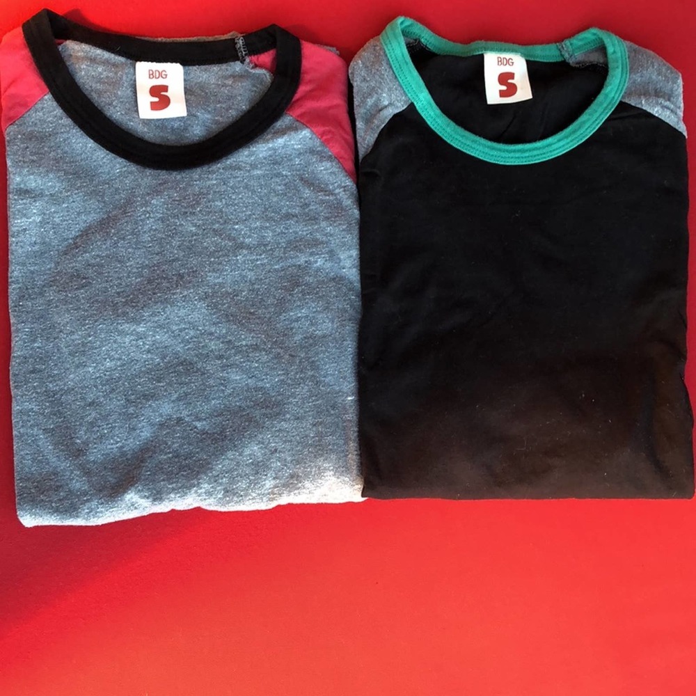 2 Pack of vintage Baseball shirts. 3/4 sleeve. Form fitting. Very Soft! Men’s S
